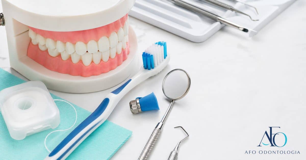 Limpeza dental profissional em consulta de clínica geral na AFO Odontologia em Taboão da Serra