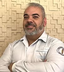 Dr. Marcelo Fernandes — Implantodontia e Ortodontia na AFO Odontologia Taboão da Serra